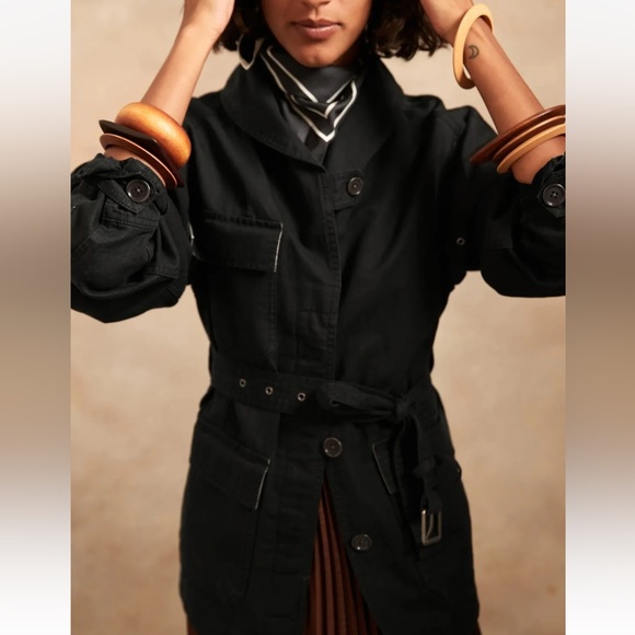 BANANA REPUBLIC Essential Cargo Jacket // Black - Picture 1 of 6